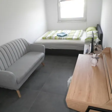Rockys Ferienwohnung Zwenkau Buitenkant foto