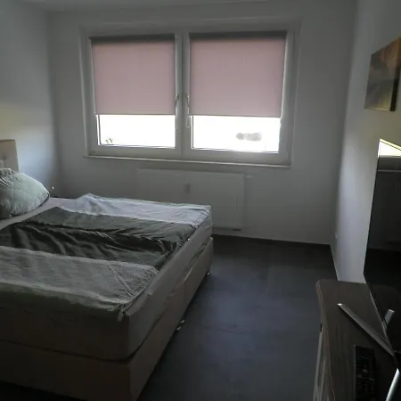 Rockys Ferienwohnung Zwenkau Buitenkant foto
